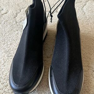 Brand New! Ladies Michael Kors Black and White Booties size 7.5